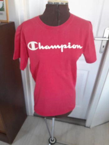Tee shirt Champion avec broderie taille S