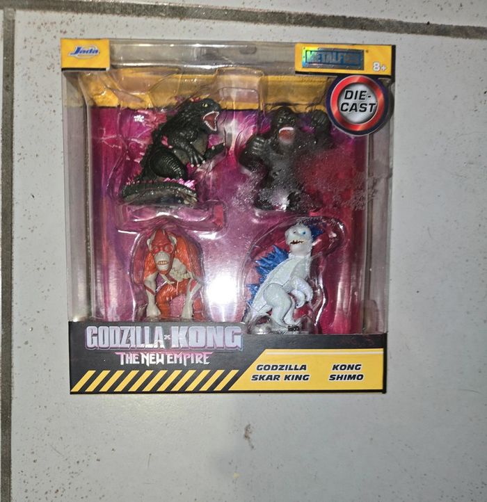 Figurines en metal neuves Godzilla