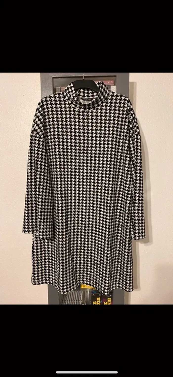 superbe robe pieds poule noir blanc taille 2xl = 48 SHEIN neuve
