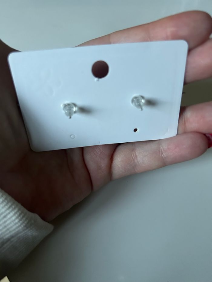 Boucles d’oreilles NEUVES avec étiquette couleur argenté - photo numéro 4