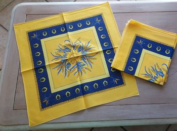 8 serviettes provençales 