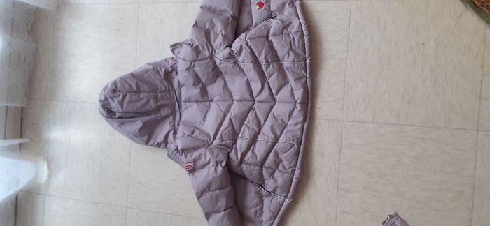 Un manteau de fille très bon état taille 3ans - photo numéro 3