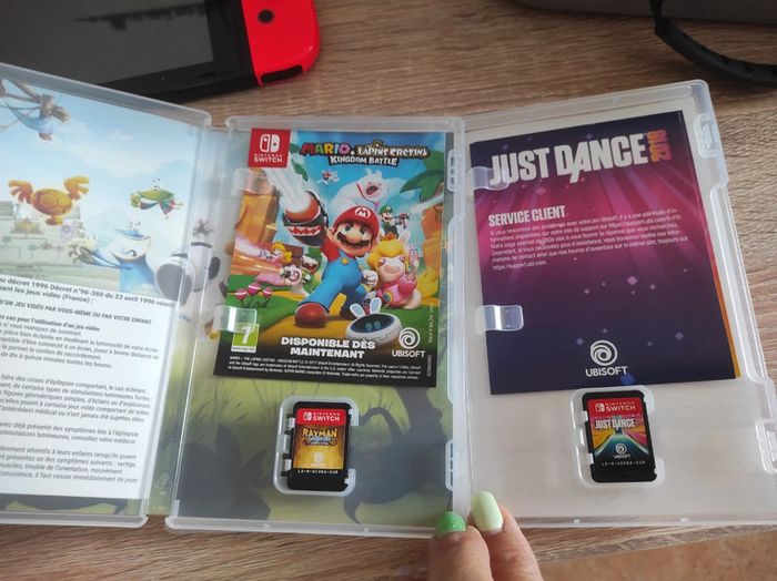 Nintendo Switch avec jeux et pochettes - photo numéro 10