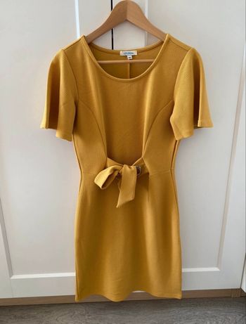 Robe jaune