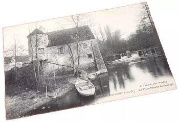 Boussy-Saint-Antoine Le vieux moulin de Rochopt