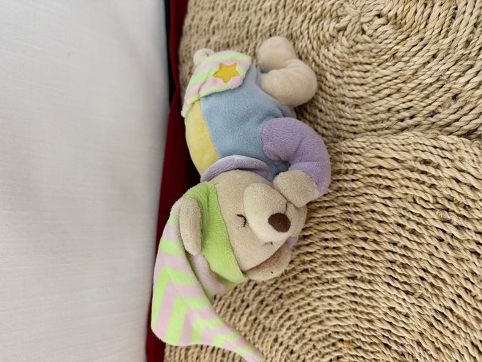 Doudou musical souris mauve vert jaune bleu CMP