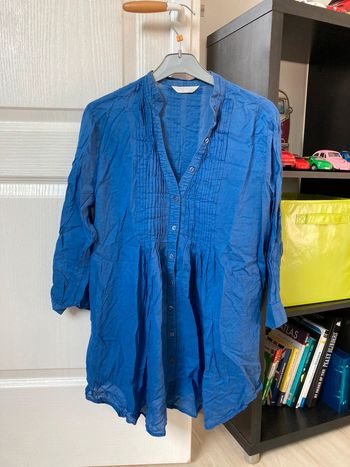 Blouse fine bleue à manches 3/4