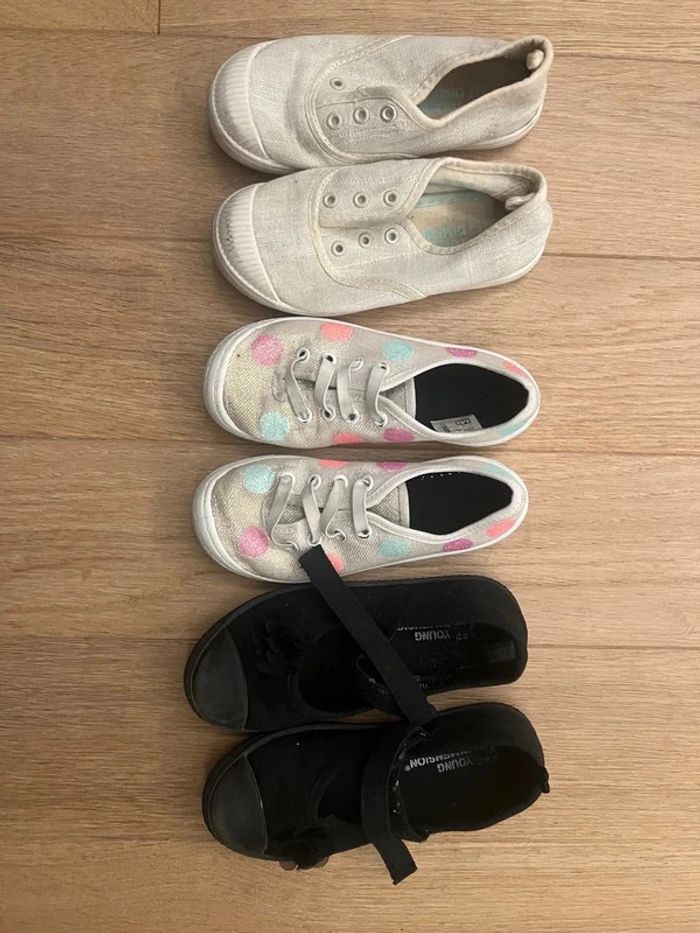 Lot 3 paires de Chaussures fille  Primark taille 29 état correcte