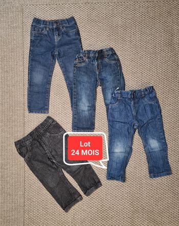 Lot de 4 jeans - 24 mois