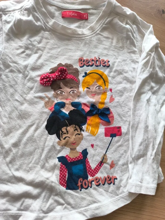 Tee shirt manches longues , fille , 4 ans , impeccable - photo numéro 2