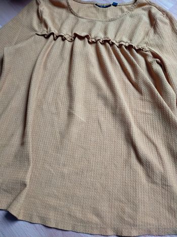 Jolie blouse moutarde