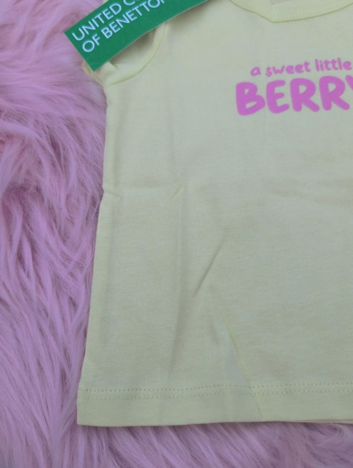 T-shirt United colors of benetton 1 mois neuf - photo numéro 3