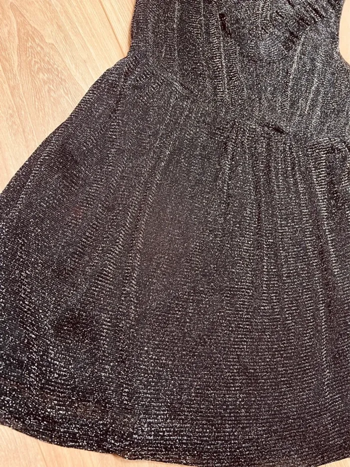 Taille 6 ans robe de fête fille Kiabi noire grise * paillettes scintillantes * 🩷 - photo numéro 2