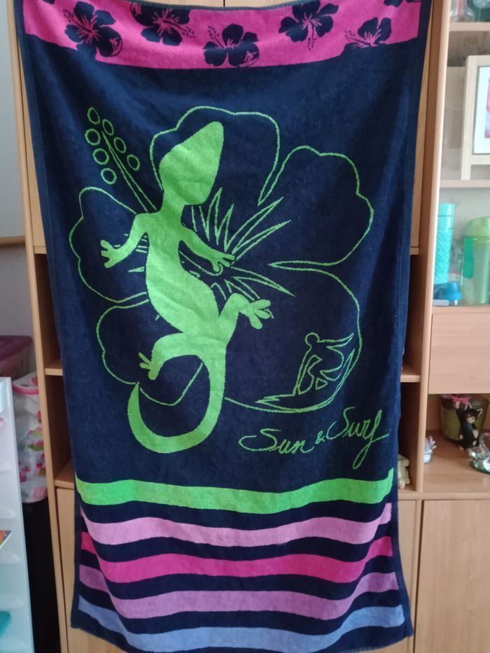 grande serviette de bain ou de plage comme neuf