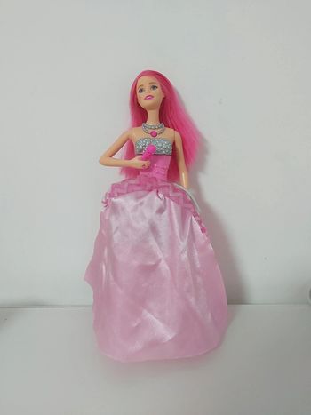 Poupée Barbie musicale