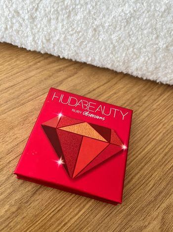 Palette de fards à paupières Huda beauty Ruby obsessions