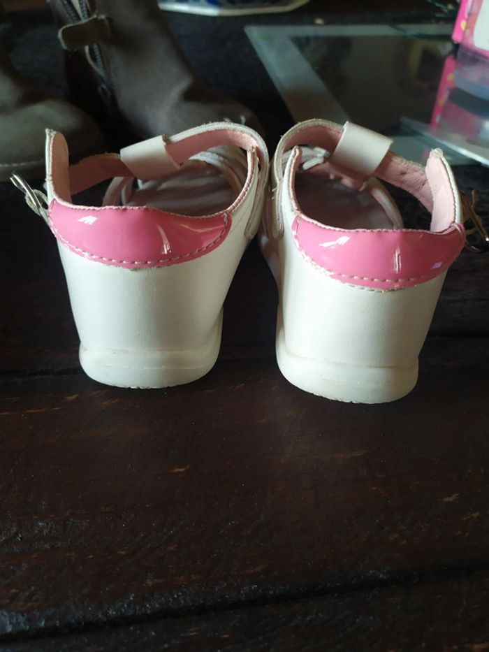 Lot chaussures fille taille 23: sandalettes + bottines + chaussons - photo numéro 7