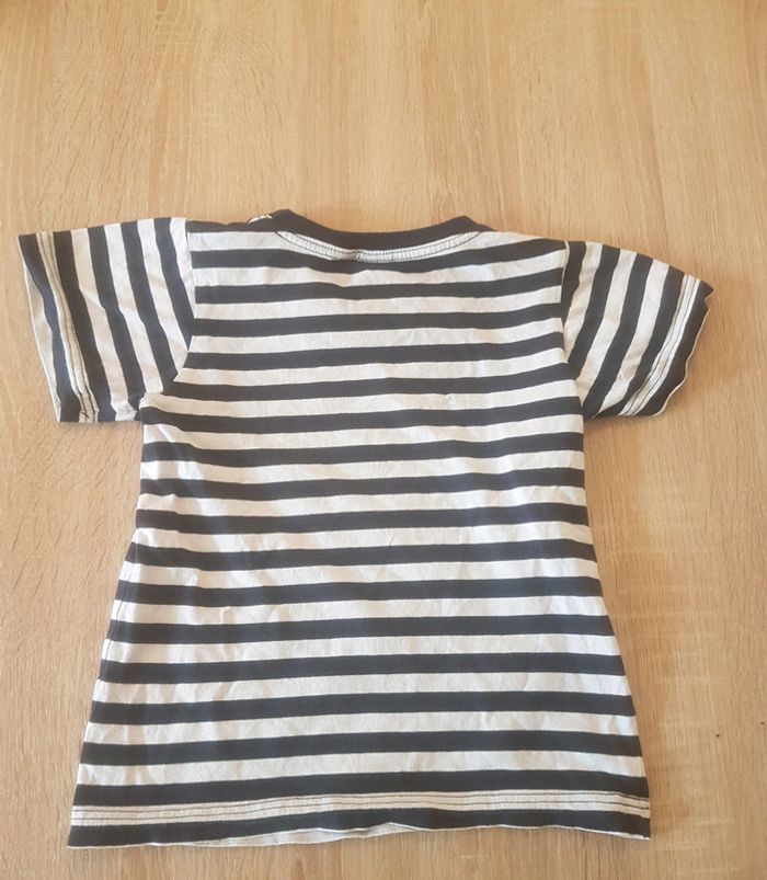 Tee Shirt Rayé Bleu et Blanc taille 3 ans - photo numéro 2
