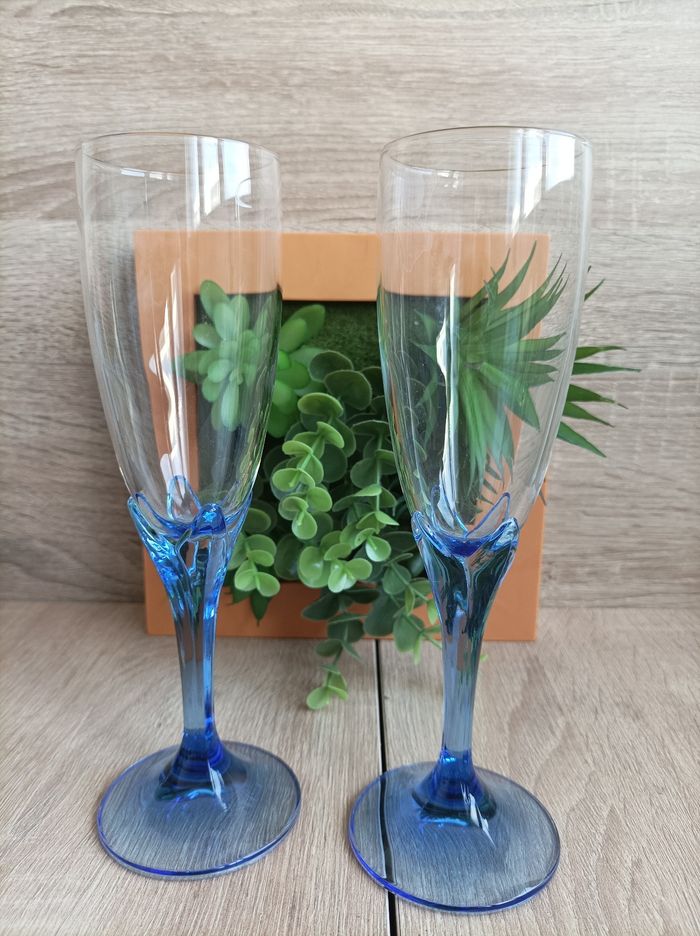 Lot 2 verres à pied - photo numéro 2