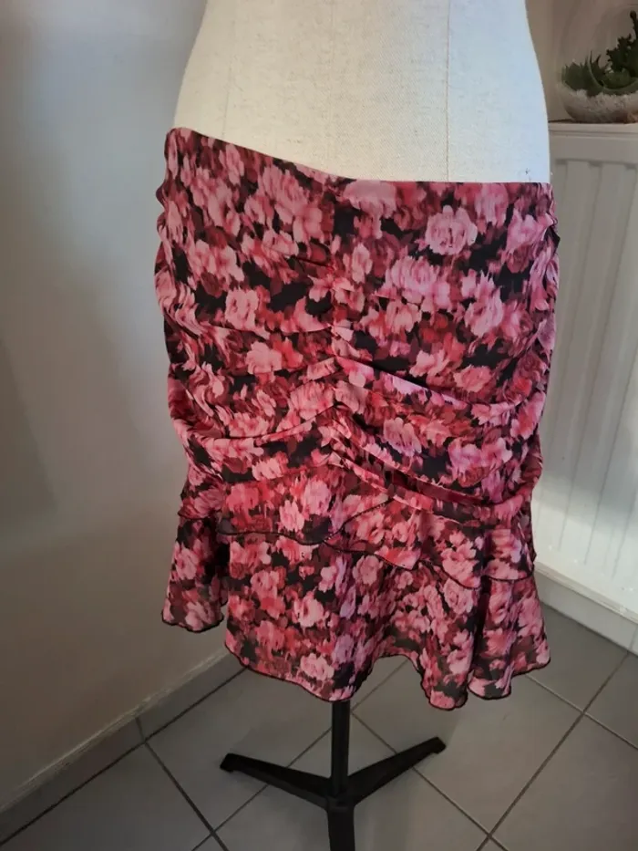 Jupe fleurie froncée Primark T 44 - photo numéro 2