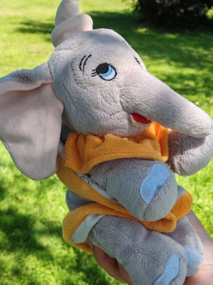 Peluche Dumbo avec sa couverture - photo numéro 4