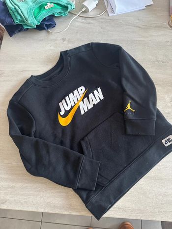 Sweat noir Jordan 6-7ans authentique