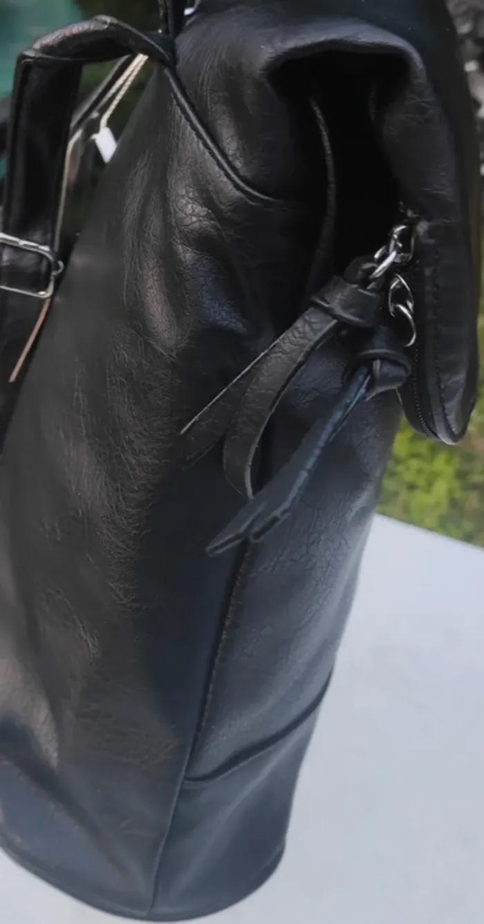 Sac à dos noir chic et pratique neuf - photo numéro 7