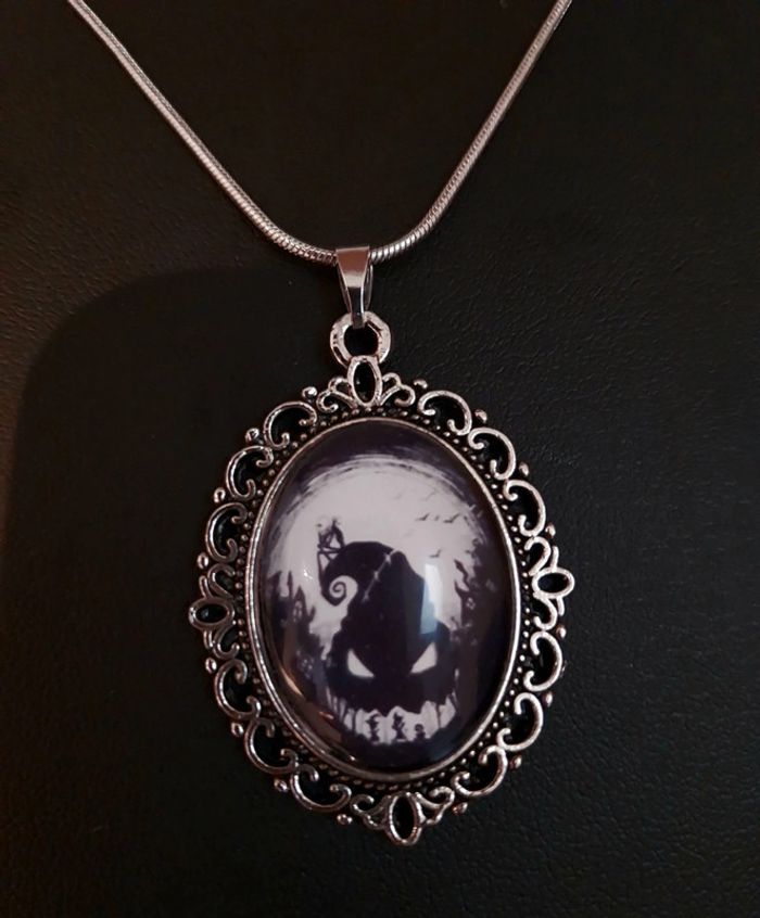 Collier oogie boogie argente