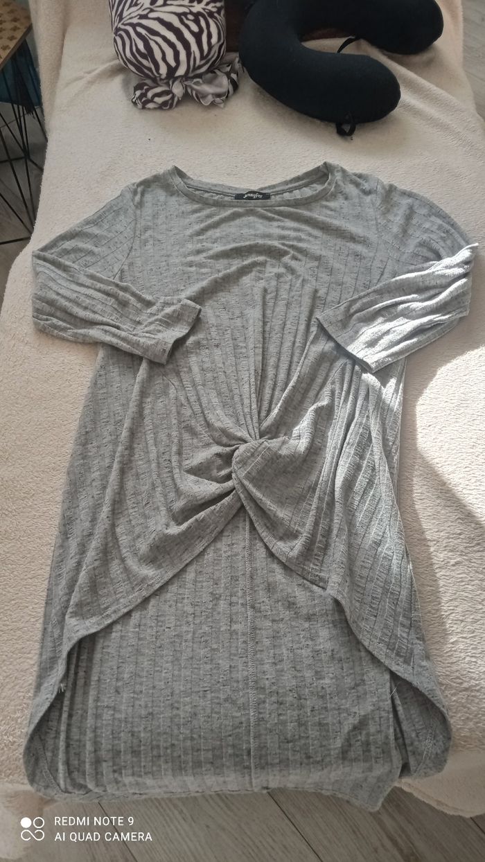 T-shirt long gris Jennyfer taille M tbe - photo numéro 2