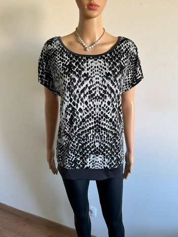 Blouse noire et blanche à manches courtes JBC taille M jamais portée