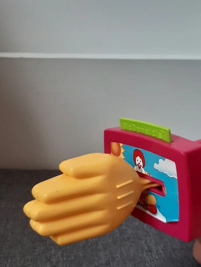 Jouet McDonald's 1993 tape mains 👏 - photo numéro 2