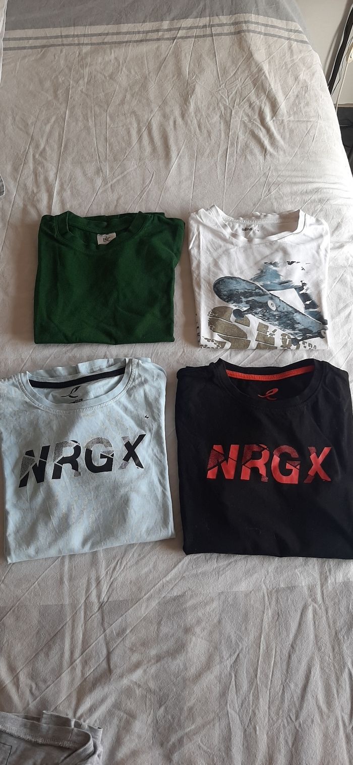 lot de tee shirts garçon taille 12 ans