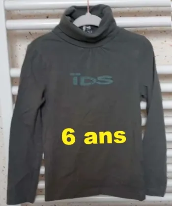 Sous pull  gris ïdsport  Taille  6 ans