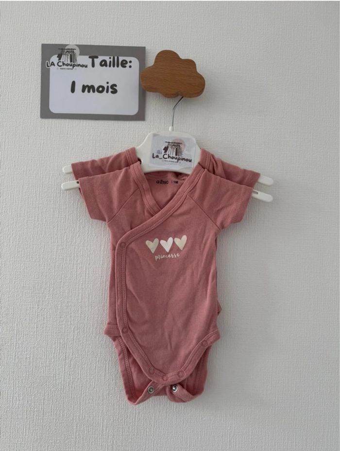 Lot 2 bodies manches courtes - taille 1 mois 🌸
