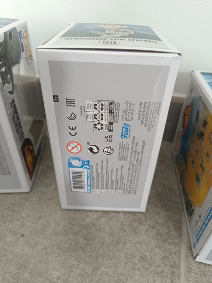 Lot funko Jurassic world 1212 1218 1206 - photo numéro 12