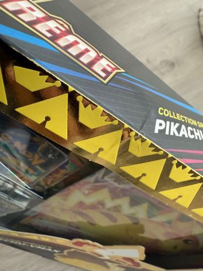 Coffret Pokémon Pikachu VMAX Zénith Suprême - photo numéro 3