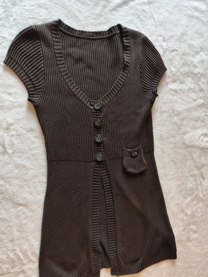 Gilet femme épais col v a bouton manches courtes marque miss captain taille M/L - photo numéro 2