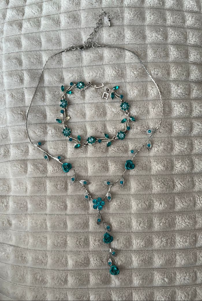 Parure ras de coup et bracelet