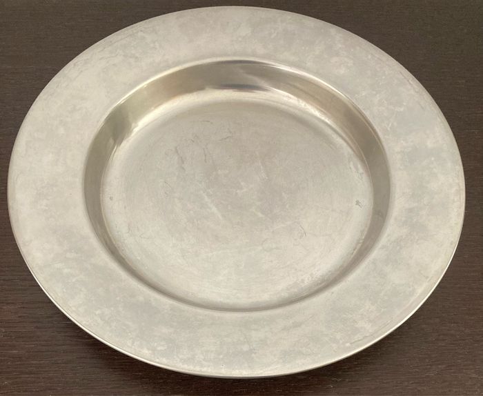 Plat creux en étain Bouillet Bourdelle