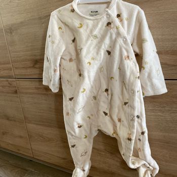 Pyjama.  Bon état   6 mois