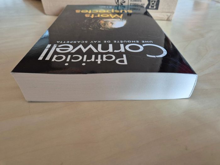 Livre morts suspectes de Patricia Cornwell - photo numéro 4