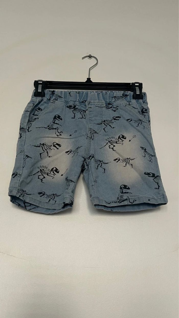 Short garçon taille 5 ans en parfait état  motif dinosaure 100% polyester bleu clair - photo numéro 4