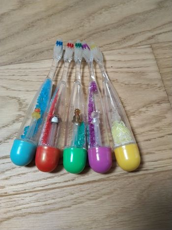 Lot de 5 brosses à dents boule à neige 