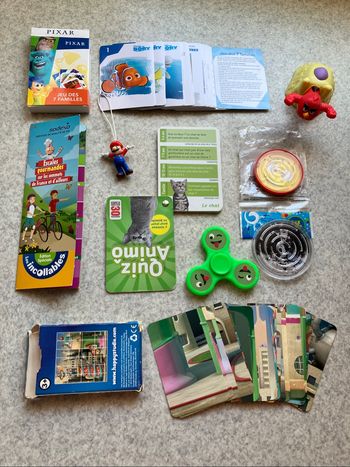 Lot de 9 petits jeux / jouets divers (1€)