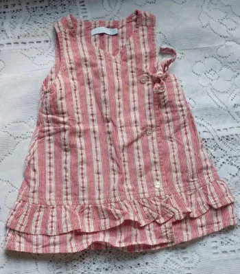 Magnifuque robe Obaibi, rouge et beige, en très bon état, taille 3 mois