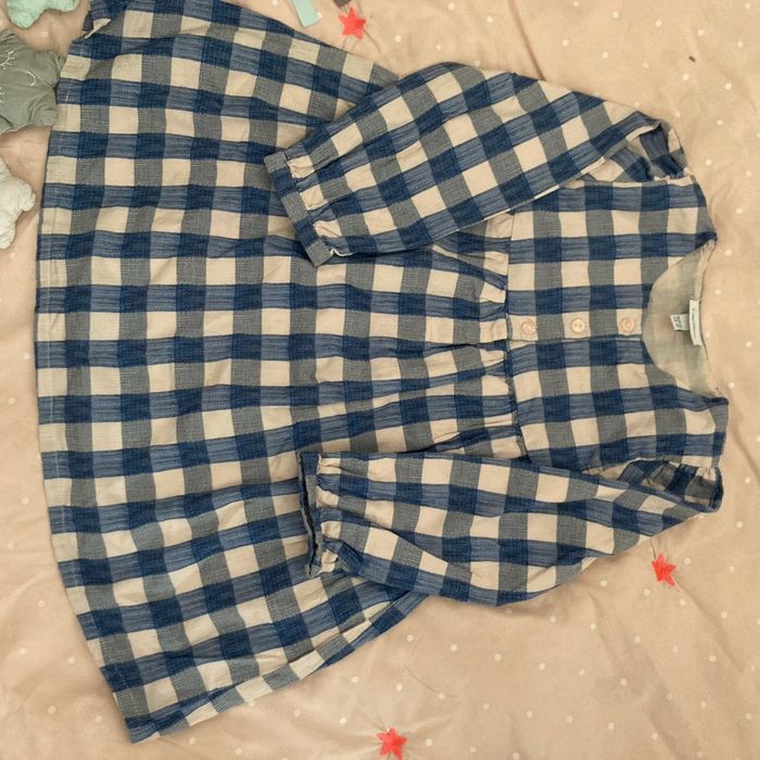 Robe à carreaux bleu et beigne