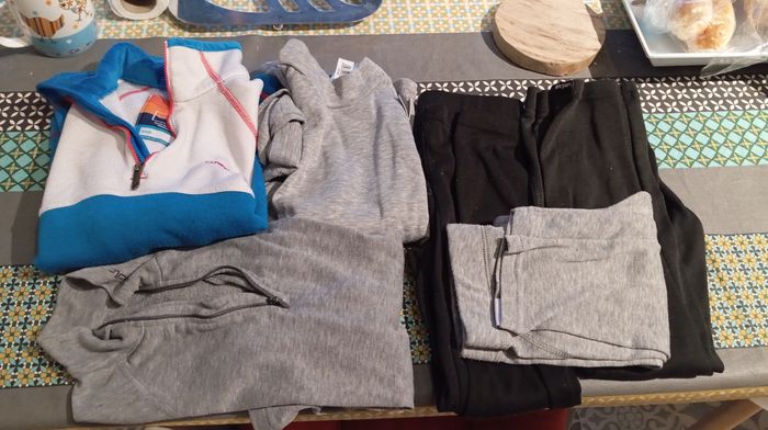 Lot 6 vêtements techniques ski 6 8 ans