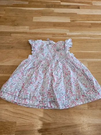 Jolie robe 6 mois