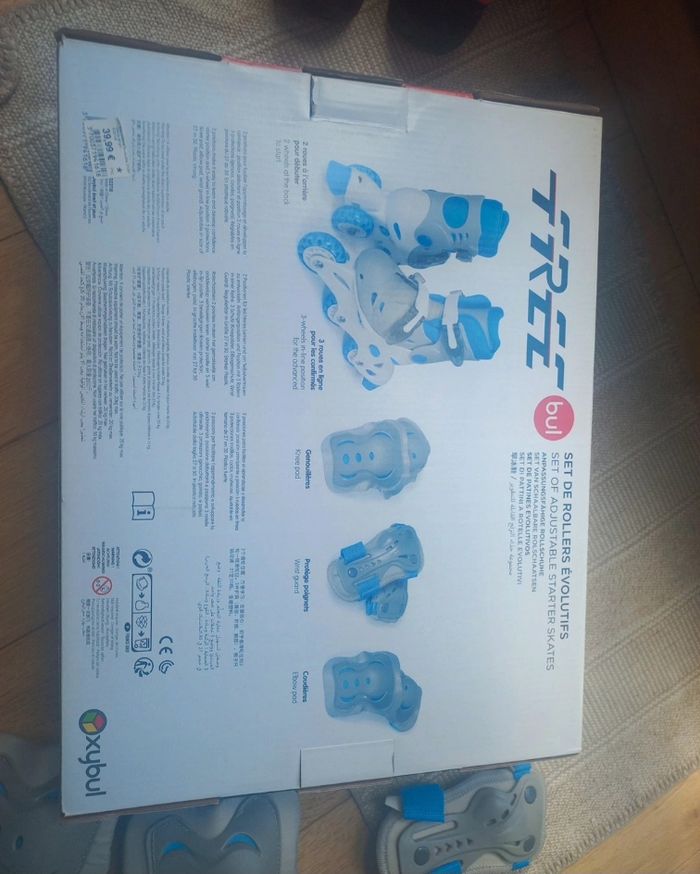 Rollers bleu. évolutive du 27 au 30 - photo numéro 2