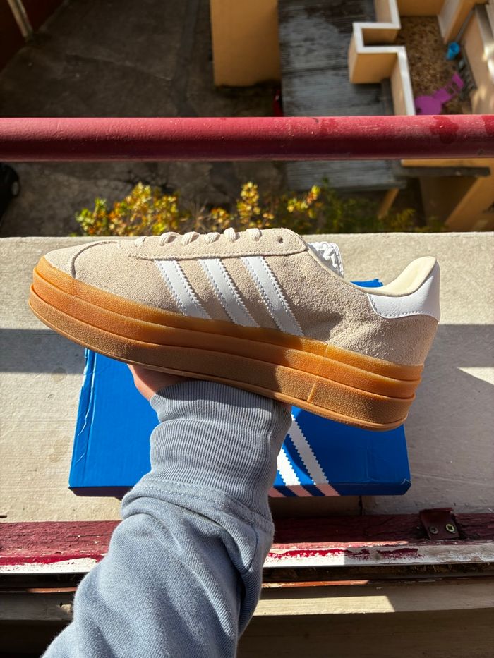 Adidas Gazelle Bold Wonder White/White/Gold Met - Taille 38 2/3 - Neuves - photo numéro 8